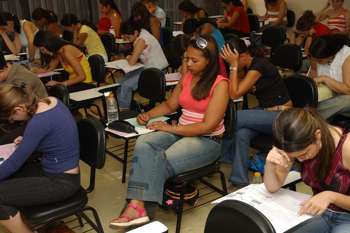 Imagem referente a TV Brasil e Agência Brasil transmitem aulas preparatórias para o Enem