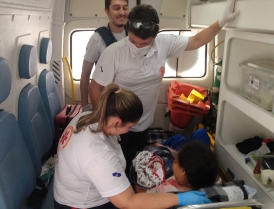 Imagem referente a Bebê nasce dentro de ambulância do Samu em Ponta Grossa
