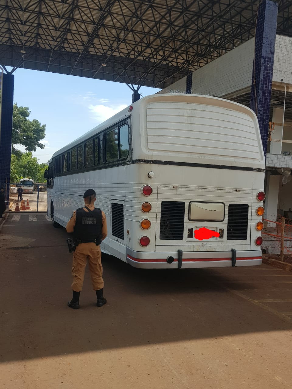 Imagem referente a Ônibus de turismo carregado com contrabando é apreendido na Operação Hórus