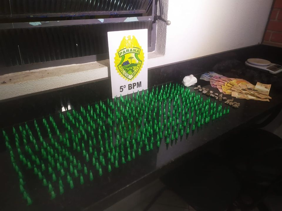 Imagem referente a PM detém dupla com diversas porções de cocaína e maconha em Londrina
