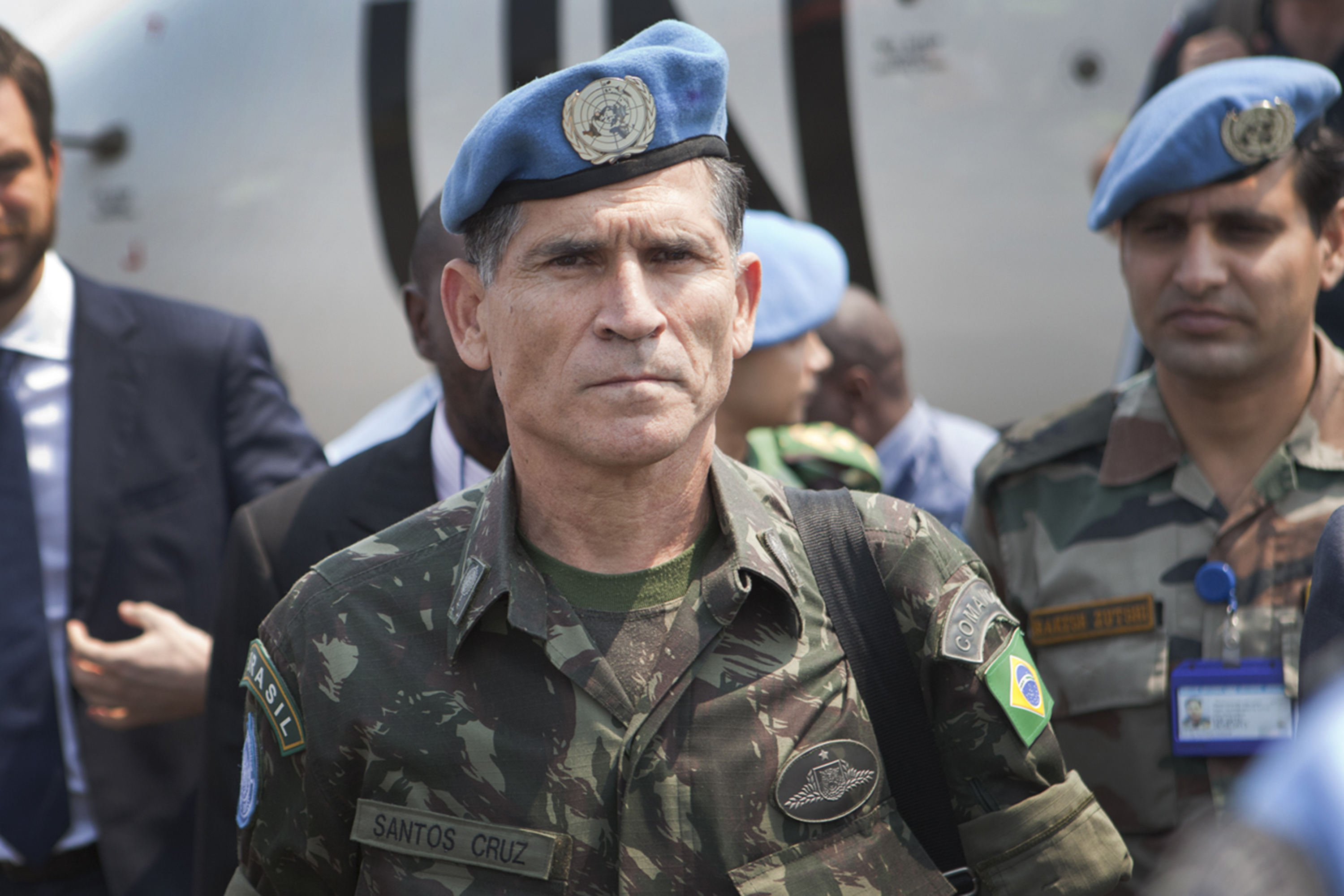 Imagem referente a Governo Bolsonaro se afastou do combate à corrupção, diz general Santos Cruz