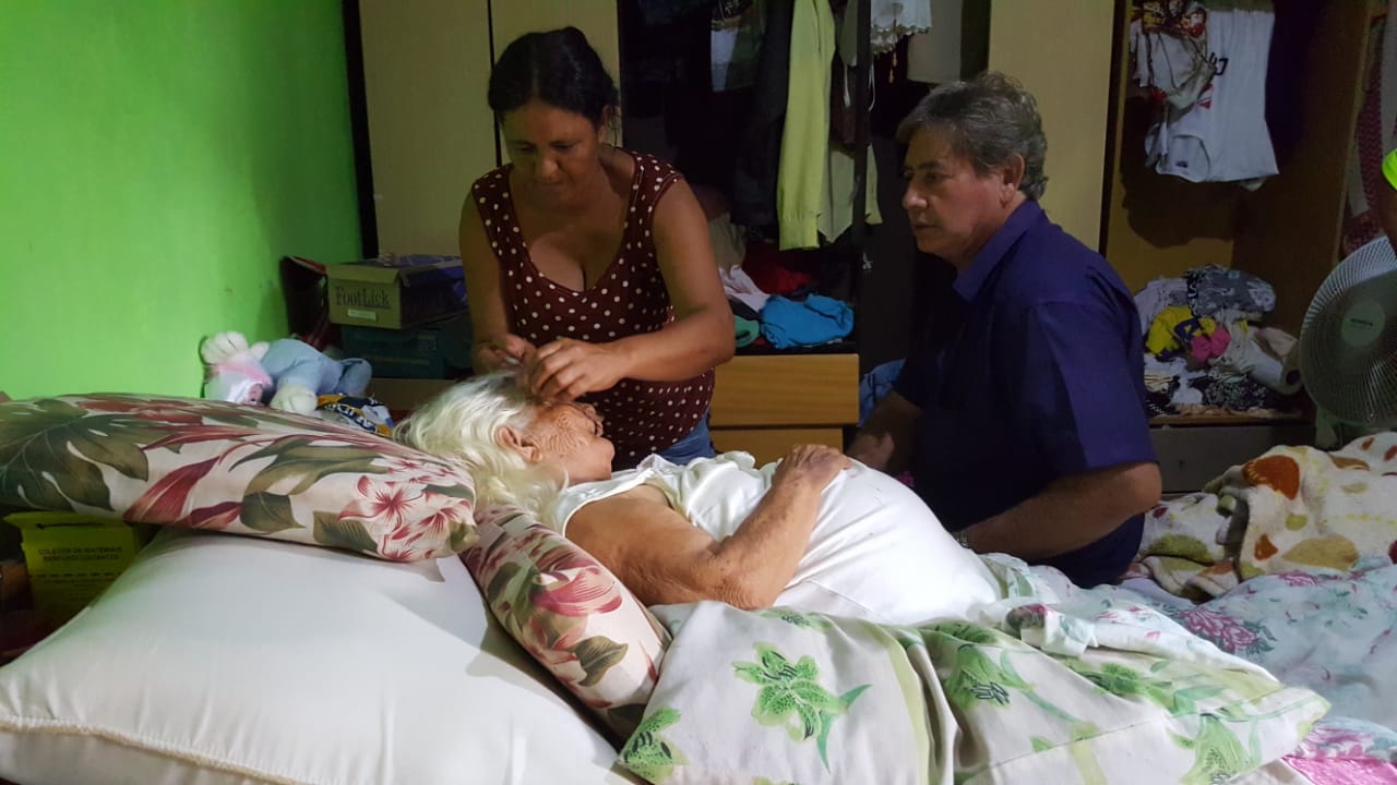 Imagem referente a Idosa de 82 anos, que sofreu AVC, está precisando de ajuda no Bairro Morumbi