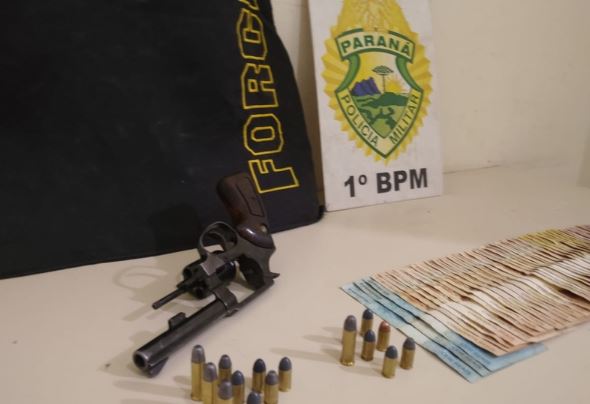Imagem referente a Ponta Grossa: Polícia encontra arma e colete balístico com rapaz