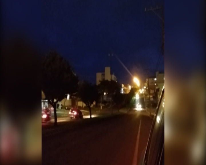 Imagem referente a Morador pede troca de lâmpadas queimadas em trecho da Avenida Rocha Pombo