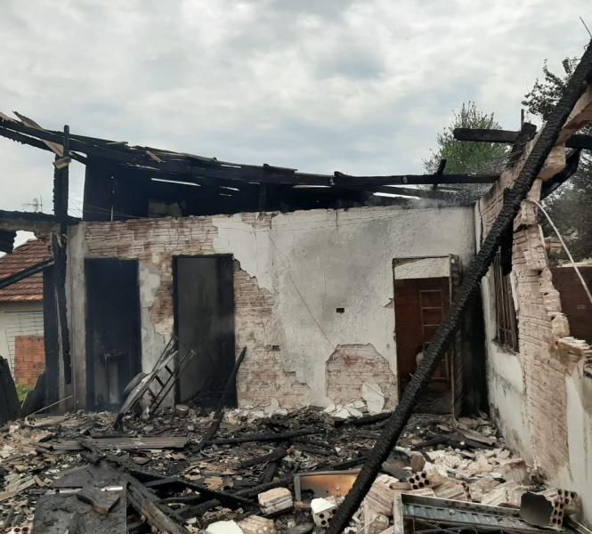 Imagem referente a Rapaz é detido após atear fogo na própria casa, em Jandaia do Sul