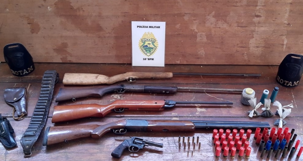 Imagem referente a Polícias Militar e Civil apreendem armas e munições, em Pinhão