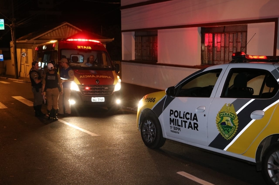Imagem referente a Motorista foge após atropelar garota no Centro de Ponta Grossa
