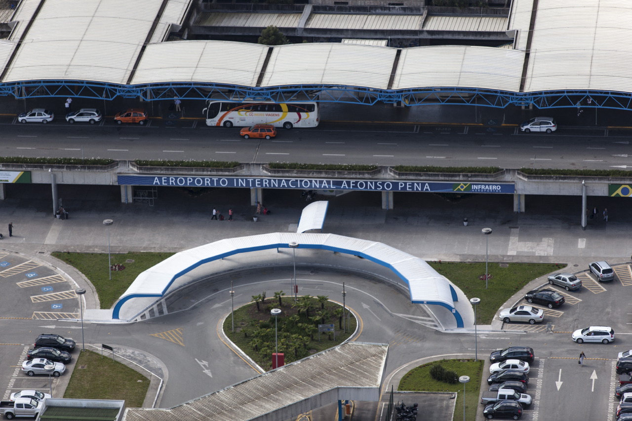 Imagem referente a Passageira passa mal e morre dentro de avião no Aeroporto Afonso Pena