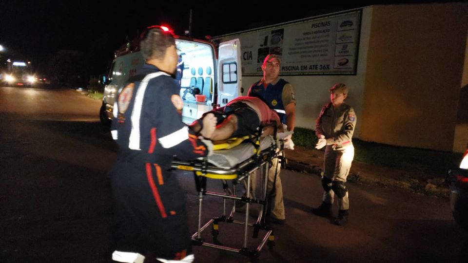 Imagem referente a Ao passar por ‘quebra-molas’, motociclista sofre queda e fica em estado grave em Campo Mourão