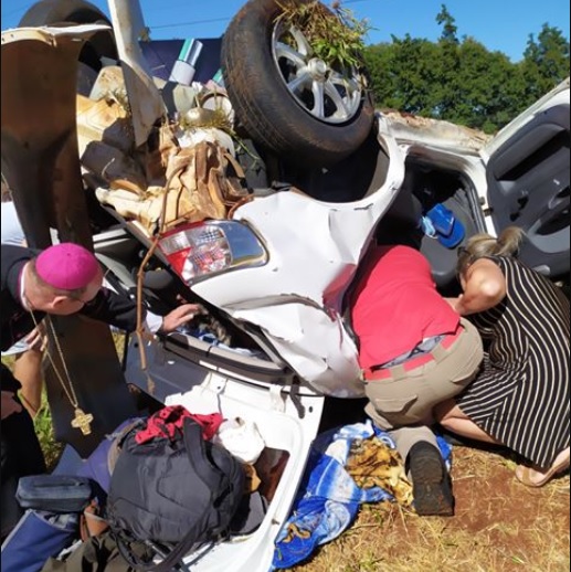 Imagem referente a Capotamento deixa três feridos, na BR-277 em Céu Azul
