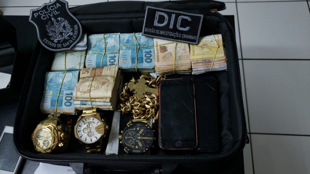 Imagem referente a Polícia prende em Francisco Beltrão homem apontado como principal fornecedor de drogas para SC