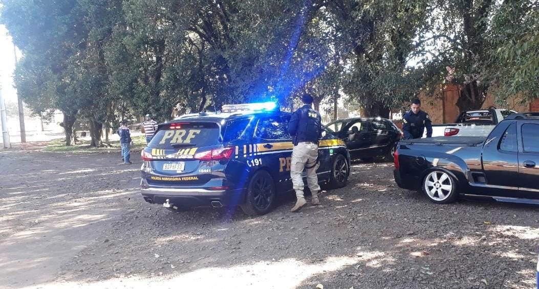 Imagem referente a Motorista sem CNH é detido ao tentar fugir de abordagem da PRF, na região do Bairro XIV de Novembro