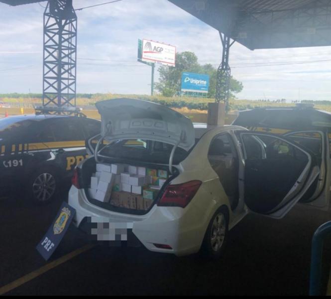 Imagem referente a PRF apreende carro lotado de mercadorias do Paraguai, em Mandaguari