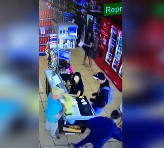 Imagem referente a Faxinal: Dupla assalta supermercado no Jardim São Pedro; veja o vídeo