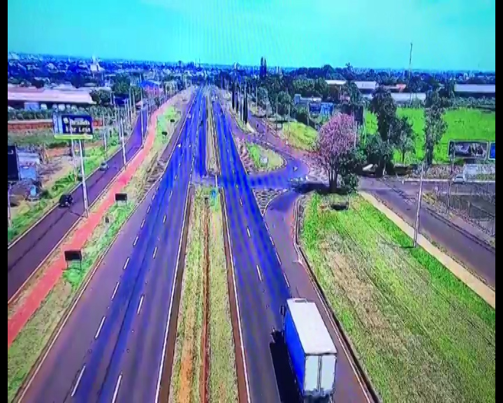 Imagem referente a Vídeos mostram trechos da rodovia BR-277 com o fluxo praticamente zerado
