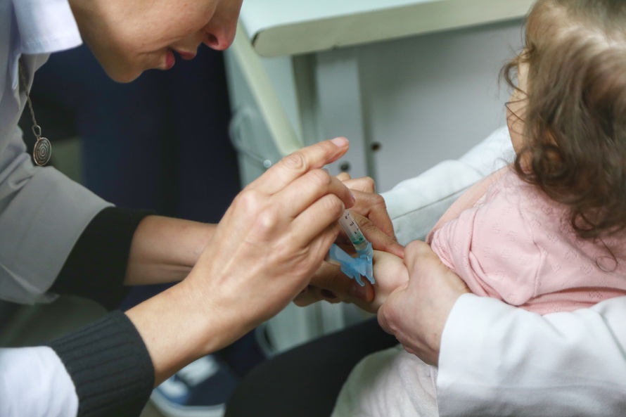 Imagem referente a Saúde reforça importância da vacina contra o sarampo mesmo com isolamento