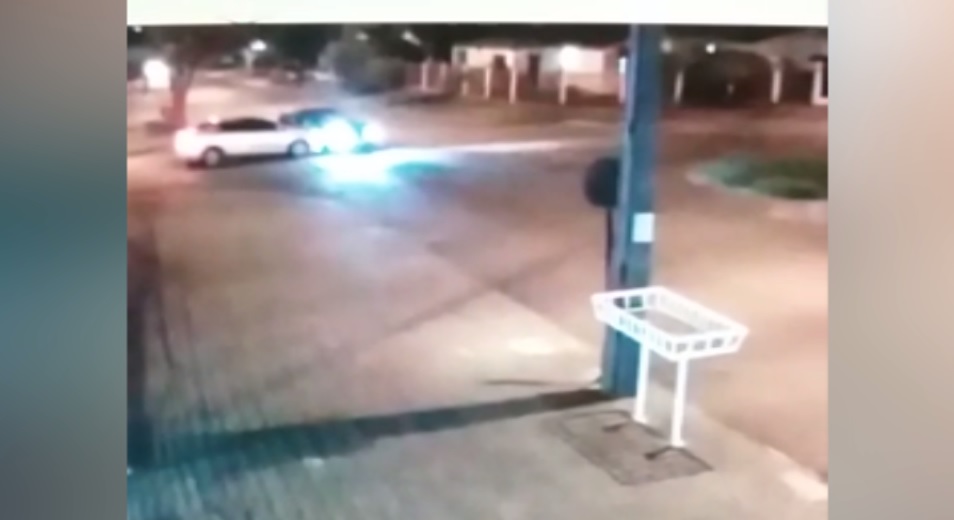 Imagem referente a Vídeo mostra colisão entre carros no Bairro Coqueiral