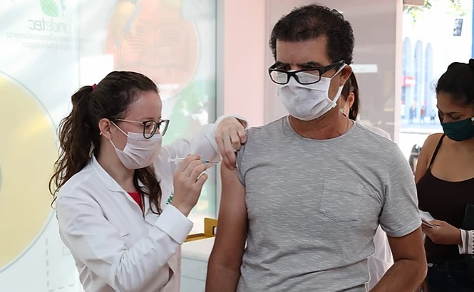 Imagem referente a Vacinação contra a Gripe será realizada no quiosque da Av. Brasil