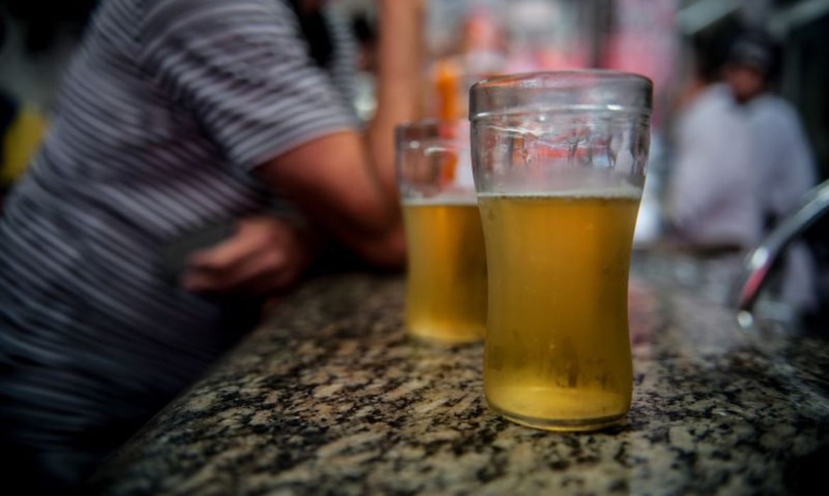 Imagem referente a Na fase vermelha, Bauru aprova lei tornando essenciais serviços de bares e clubes