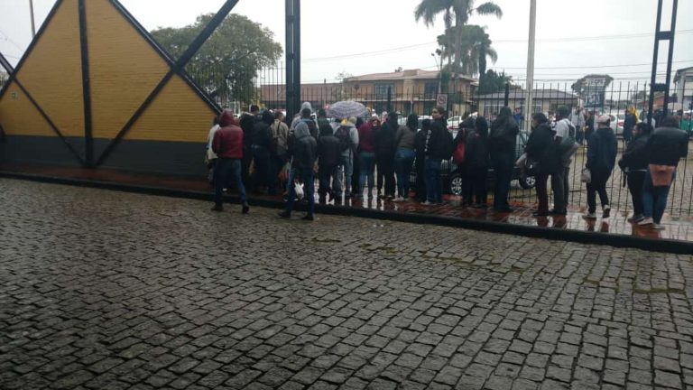 Imagem referente a Entregador de delivery é baleado ao lado de terminal de ônibus em Curitiba