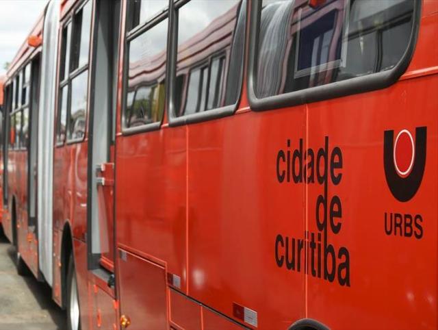 Imagem referente a TCE-PR suspende subsídio da Prefeitura às empresas de ônibus de Curitiba