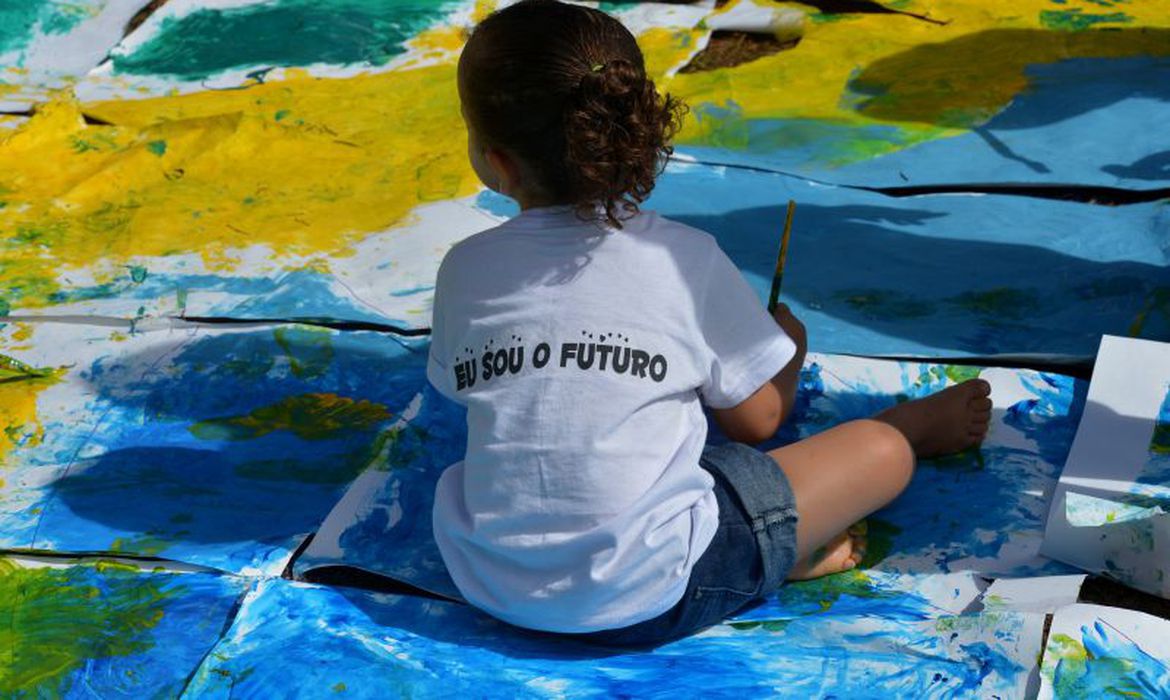 Imagem referente a Brasil alcança marca de 10 mil adoções de crianças em 5 anos