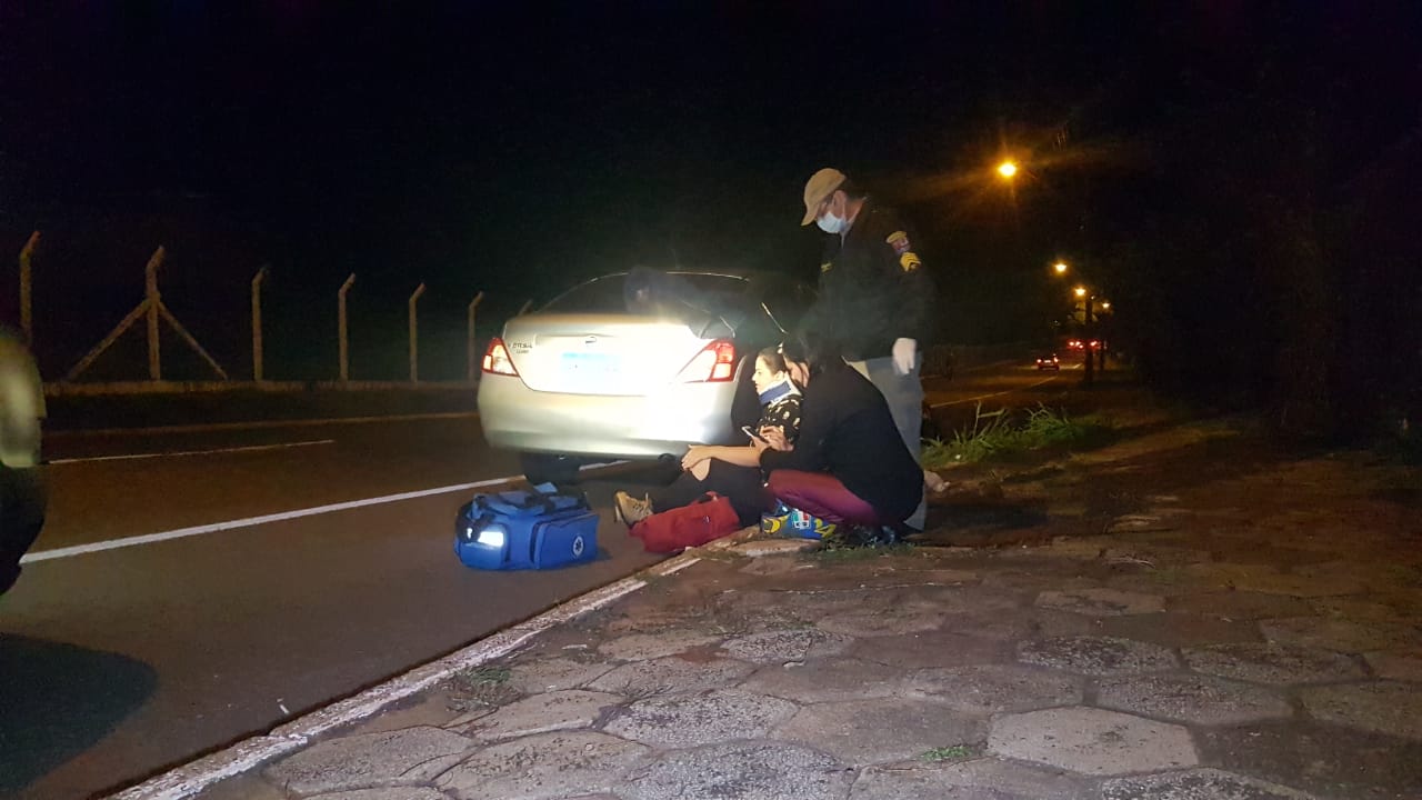 Imagem referente a Jovem precisa do atendimento do Siate após sofrer queda de moto na Rua da Lapa