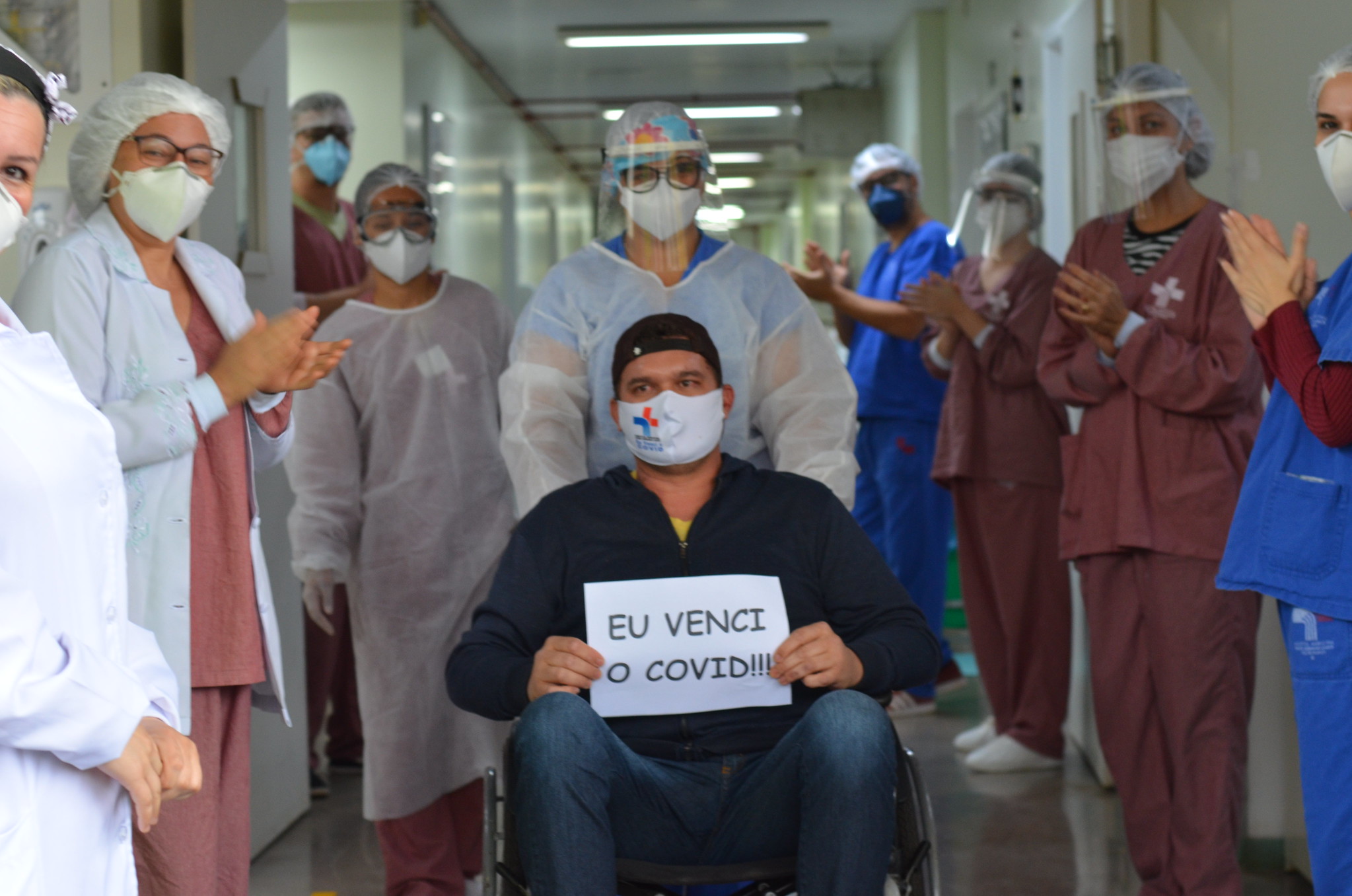 Imagem referente a Caminhoneiro é 10º paciente a ter alta da Covid-19 no Hospital Municipal de Foz
