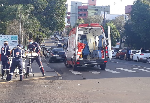 Imagem referente a Rapaz fica ferido em colisão entre carro e moto em Francisco Beltrão