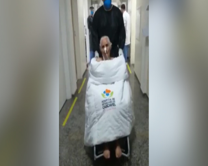 Imagem referente a Idosa que se recuperou da Covid-19 recebe alta do Hospital de Retaguarda