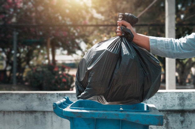 Imagem referente a TCE suspende licitação para coleta de lixo, em Curitiba