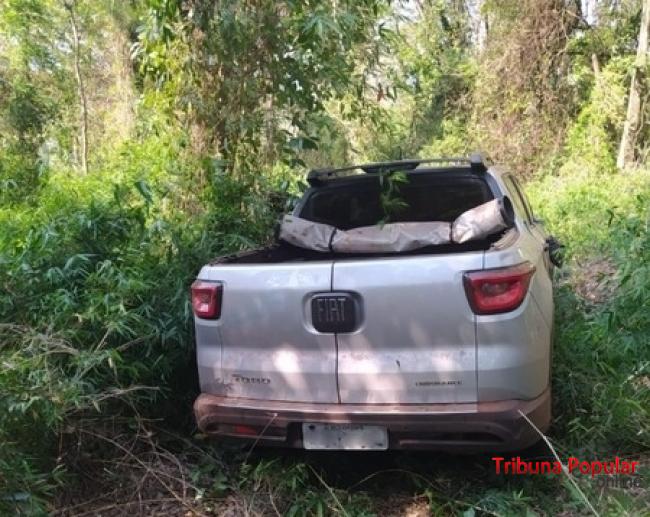 Imagem referente a PM apreende Fiat Toro encontrada abandada em área de mata, em Marechal C. Rondon