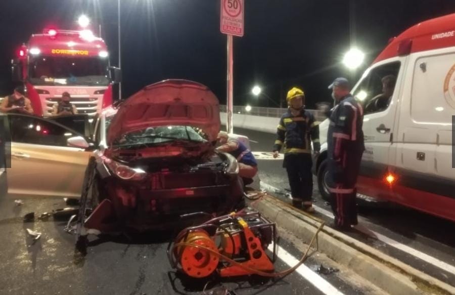 Imagem referente a Viaduto recém inaugurado é palco de acidente com morte em Londrina
