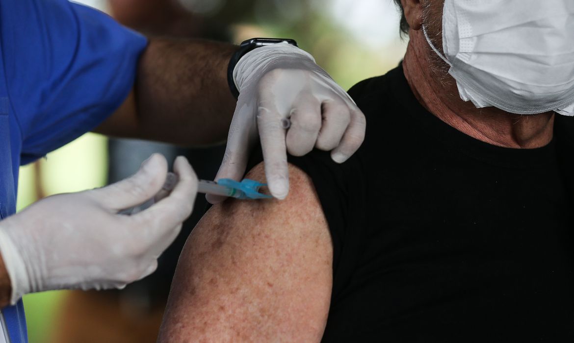 Imagem referente a Ampliar prevenção e vacinar são desafios