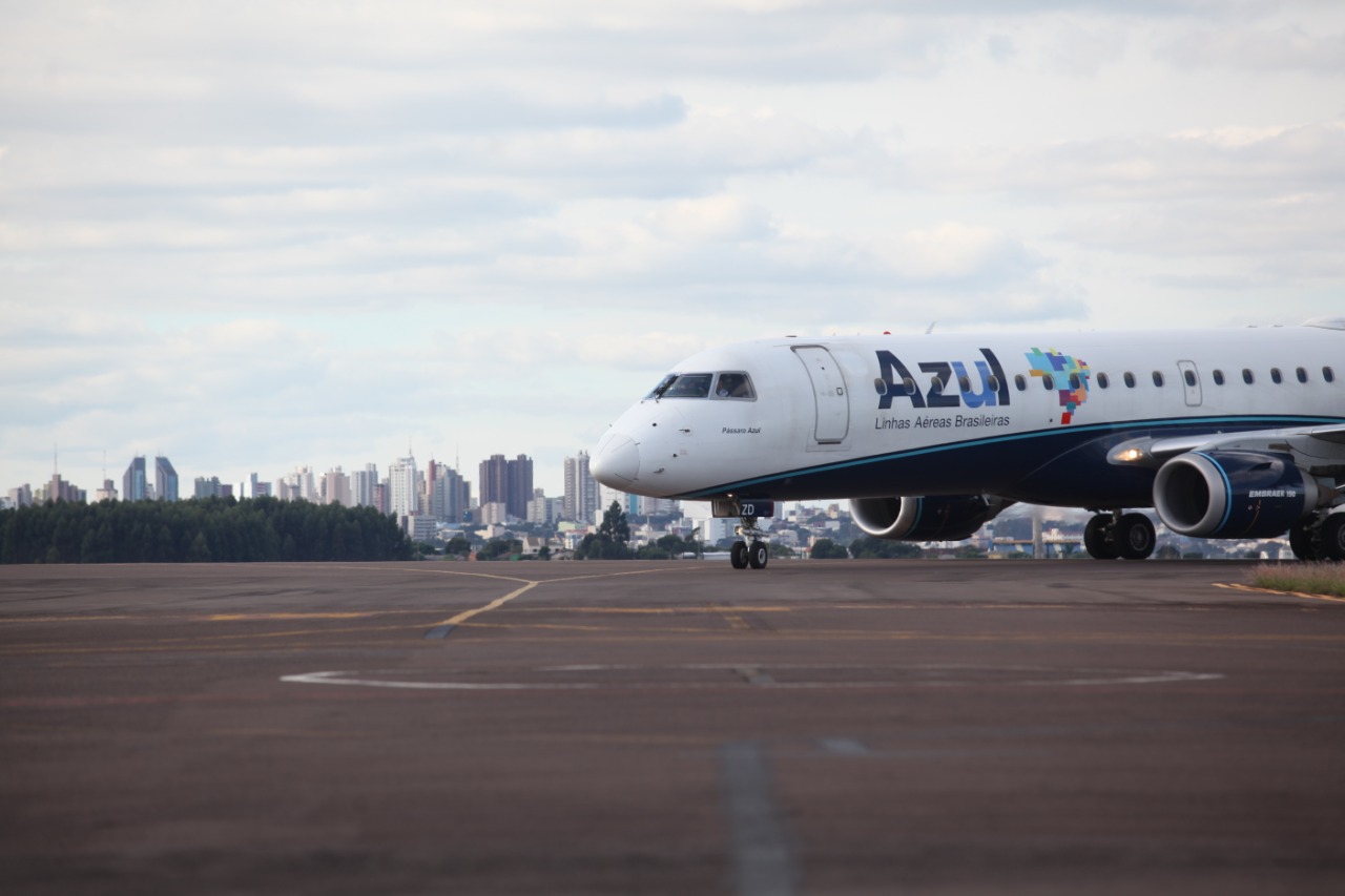 Imagem referente a Azul Linhas Aéreas volta a operar hoje (14) no aeroporto de Cascavel