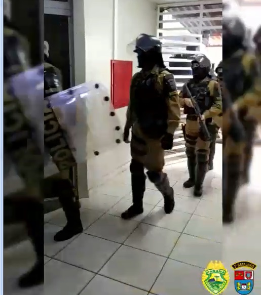Imagem referente a Polícia Militar realiza Operação “Bate Grade” na cadeia pública e apreende celulares e objetos irregulares