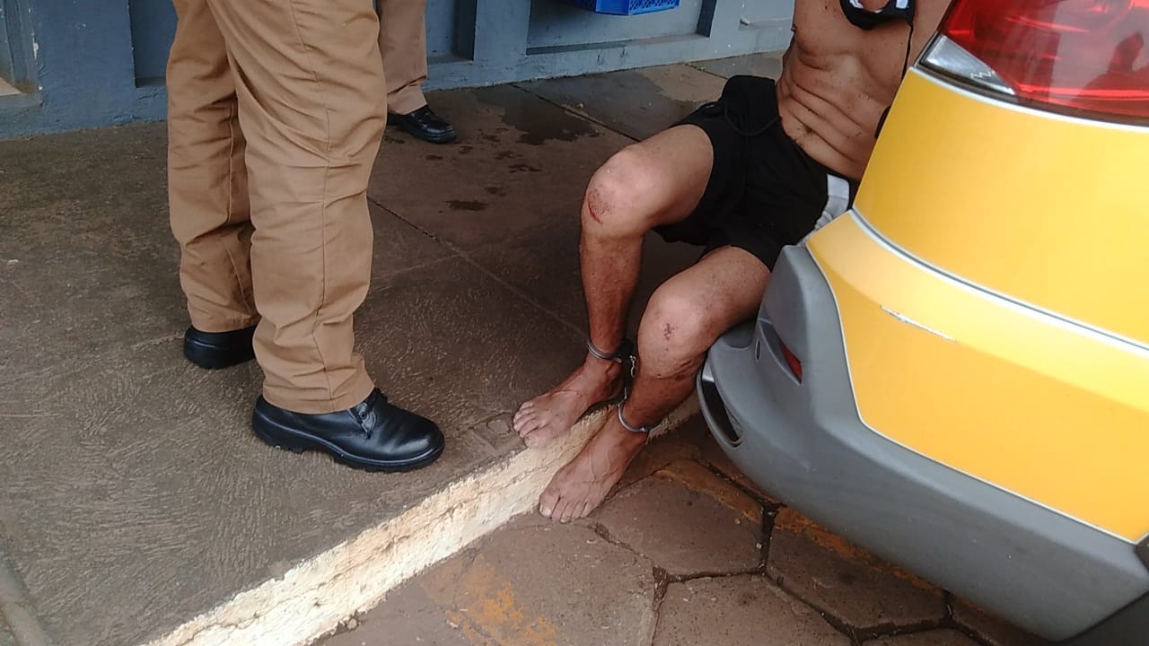 Imagem referente a Após ameaçar vizinha com facão, homem é detido no Parque São Paulo