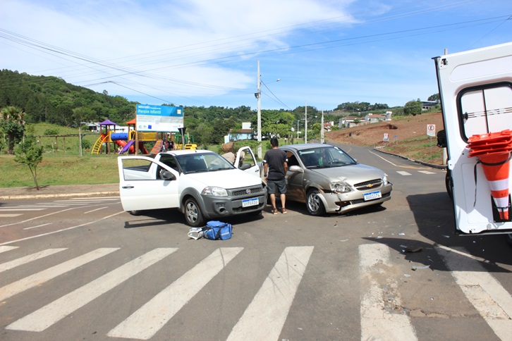 Imagem referente a Condutor de Strada fica ferido ao se envolver em acidente de trânsito, em Francisco Beltrão