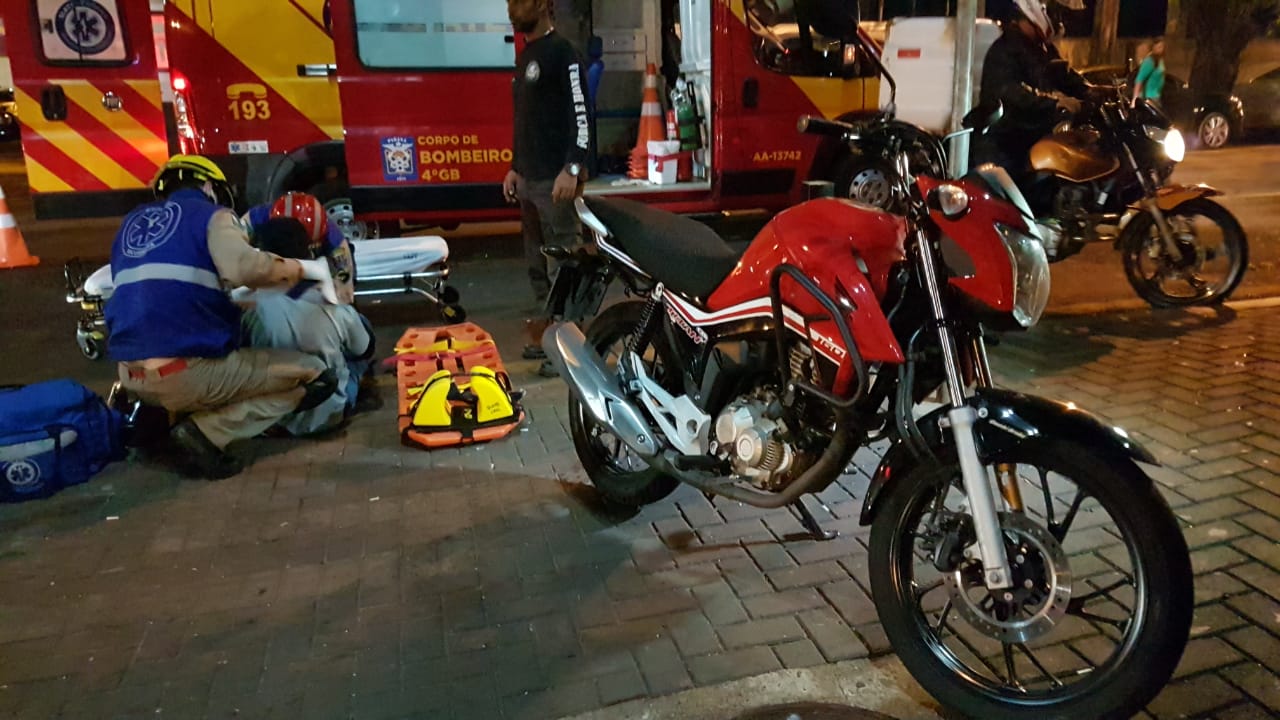 Imagem referente a Motociclista fica ferido ao se envolver em acidente na Rua Paraná, no Centro