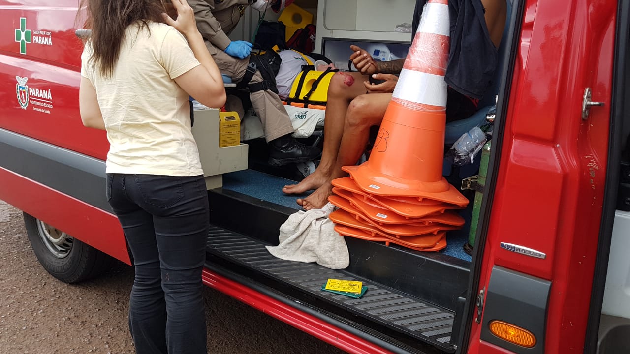 Imagem referente a Duas pessoas ficam feridas após colisão entre motos no Bairro Santa Cruz