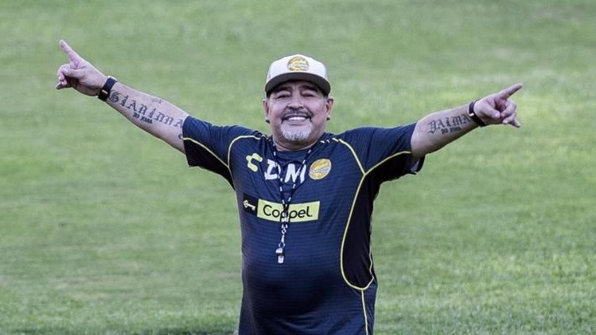 Imagem referente a Maradona é operado com sucesso de hematoma na cabeça, diz médico