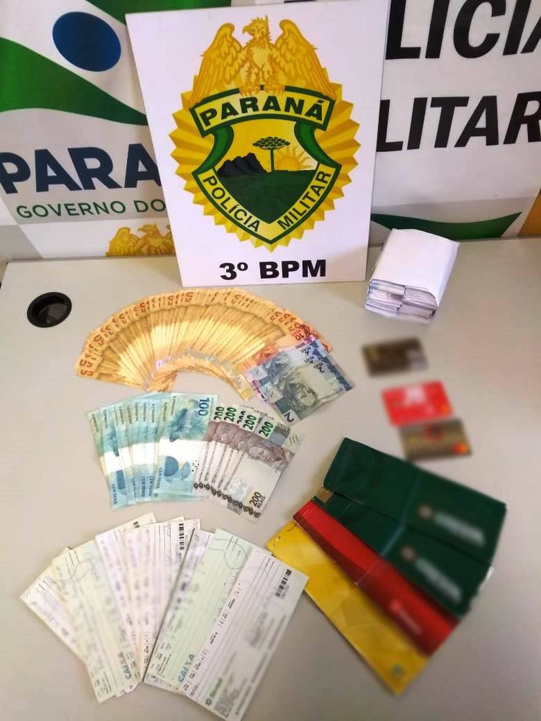 Imagem referente a Mais de R$ 19 mil em dinheiro e cheques são apreendidos por compra de votos; nove pessoas foram detidas