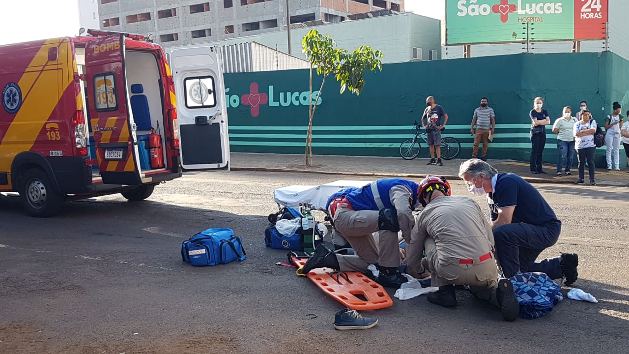 Imagem referente a Homem de 33 anos fica gravemente ferido em colisão na Rua Paraná