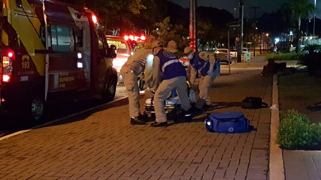 Jovem é encontrado ferido na Avenida Brasil, no Pacaembu