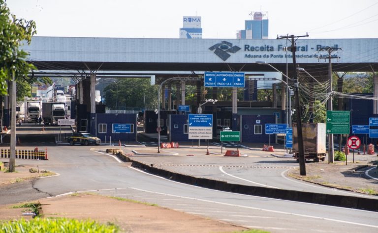 Brasileiros que residem na fronteira não precisam mais