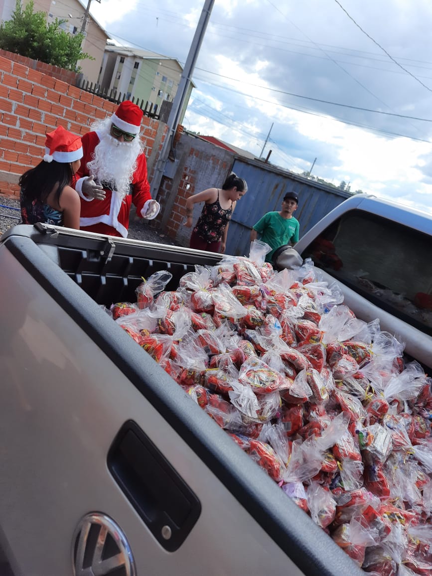 Imagem referente a Grupo ‘Humild’s Cascavel Car’ realiza ação de Natal em Cascavel; mais de 1.200 cestinhas foram distribuídas