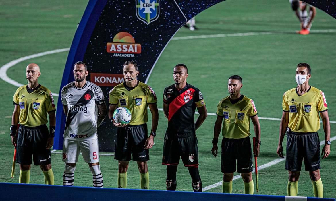 Imagem referente a Vasco empata com o Atlético-GO e deixa a zona de rebaixamento do Brasileiro