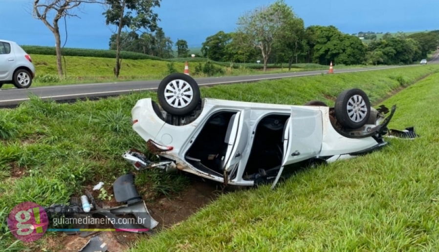Imagem referente a Veículo capota após tentativa de assalto na BR-277 entre São Miguel do Iguaçu e Medianeira
