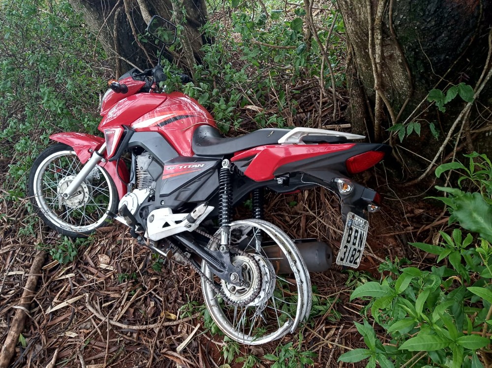 Polícia Militar recupera motocicleta roubada na área rural em Francisco Alves