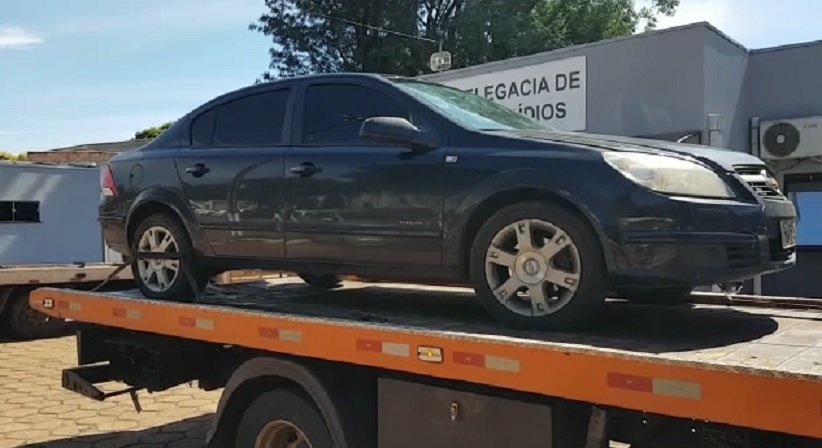 Imagem referente a Vectra roubado na BR-369 é localizado na Av. das Pombas, perto do Loteamento Florais do Paraná